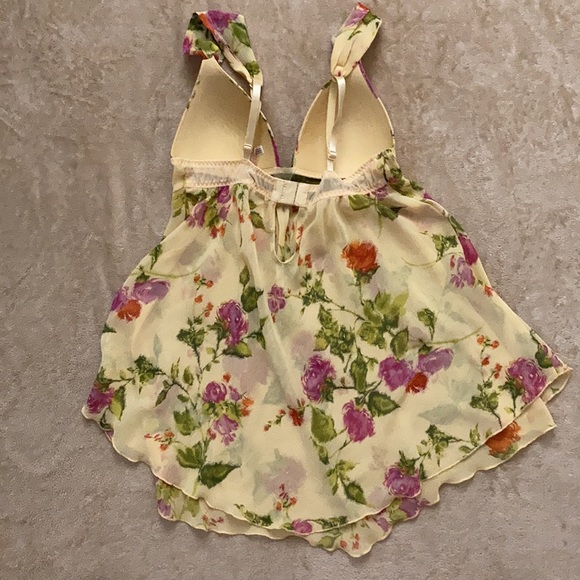 Floral intimate top💐 - Picture 2 of 3